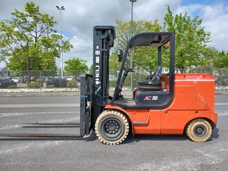 Carrello elevatore frontale a 4 ruote Heli CPD50