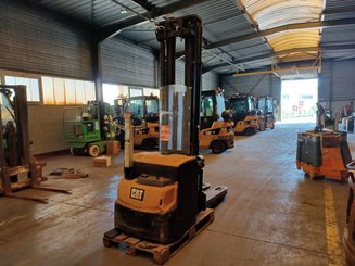 Stoccatori guida in accompagnamento Caterpillar NSP16N2I - 3