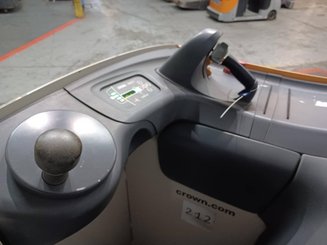 Transpallet con pedana Crown RT4020-2.0