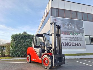Carrello elevatore frontale a 4 ruote Hangcha XF55D