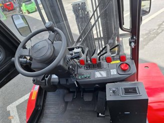 Carrelli elevatori fuoristrada Hangcha TT25-4