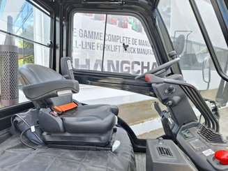Carrelli elevatori fuoristrada Hangcha TT25-4
