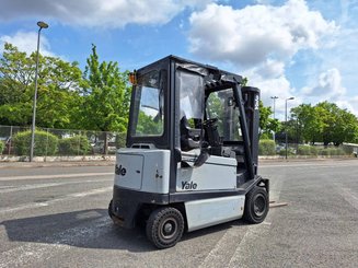 Carrello elevatore frontale a 4 ruote Yale ERP30 - 4