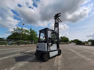 Carrello elevatore frontale a 4 ruote Yale ERP30 - 7