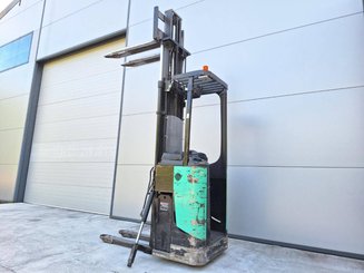 Stoccatori con pedana Caterpillar NSR16N