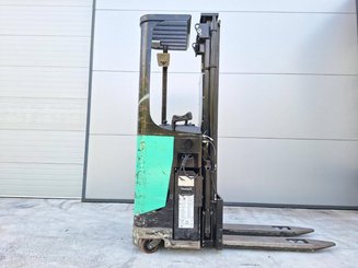 Stoccatori con pedana Caterpillar NSR16N