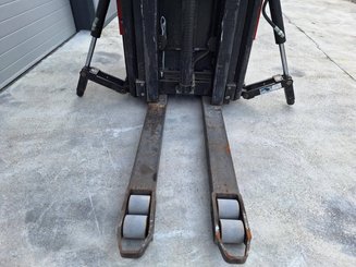 Stoccatori con pedana Caterpillar NSR20N