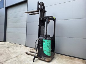 Stoccatori con pedana Caterpillar NSR16N
