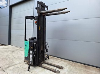 Stoccatori con pedana Caterpillar NSR16N