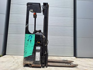Stoccatori con pedana Caterpillar NSR16N