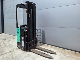 Stoccatori con pedana Caterpillar NSR16N
