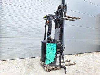 Stoccatori con pedana Caterpillar NSR16N