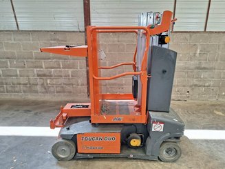 Navicella a gruppo di sollevamento verticale JLG TOUCAN DUO