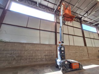 Navicella a gruppo di sollevamento verticale JLG TOUCAN DUO