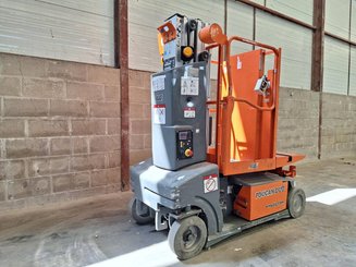 Navicella a gruppo di sollevamento verticale JLG TOUCAN DUO