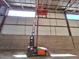 Navicella a gruppo di sollevamento verticale JLG TOUCAN DUO