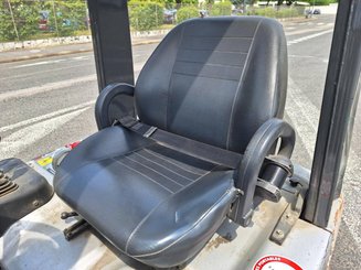 Carrello elevatore frontale a 3 ruote Nissan S1N1L130 - 8