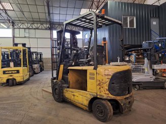 Carrello elevatore frontale a 4 ruote Caterpillar EP25K-PAC