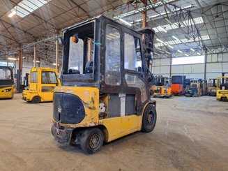 Carrello elevatore frontale a 4 ruote Caterpillar EP30K