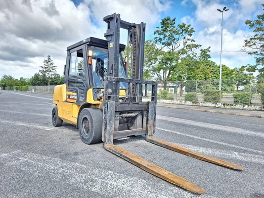 Carrello elevatore frontale a 4 ruote Caterpillar GP50K - 1