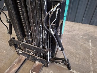 Stoccatori con pedana Caterpillar NSR16N