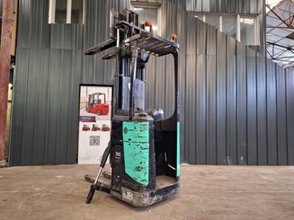 Stoccatori con pedana Caterpillar NSR16N