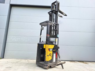 Stoccatori con pedana Caterpillar NSR20N