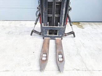 Stoccatori con pedana Caterpillar NSR20N