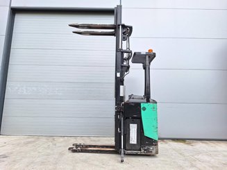 Stoccatori con pedana Caterpillar NSR20N
