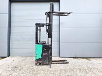 Stoccatori con pedana Caterpillar NSR20N