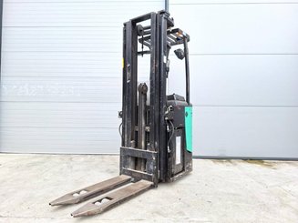 Stoccatori con pedana Caterpillar NSR20N