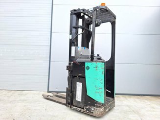 Stoccatori con pedana Caterpillar NSR20N