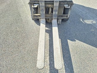 Carrello elevatore frontale a 3 ruote Caterpillar EP16NT