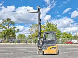 Carrello elevatore frontale a 3 ruote Caterpillar EP16NT - 3