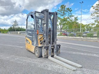 Carrello elevatore frontale a 3 ruote Caterpillar EP16NT - 1