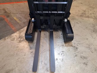 Carrelli retrattili Caterpillar NR16N2