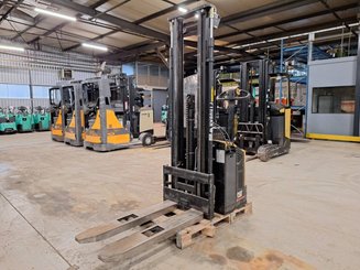 Stoccatori guida in accompagnamento Caterpillar NSP16N - 1