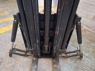 Stoccatori guida in accompagnamento Caterpillar NSP16N2 - 13