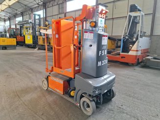 Navicella a gruppo di sollevamento verticale JLG TOUCAN DUO
