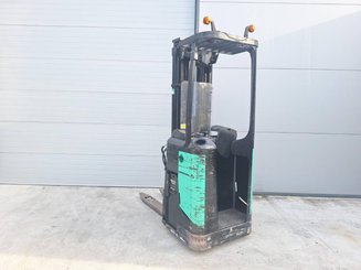 Stoccatori con pedana Caterpillar NSR16N