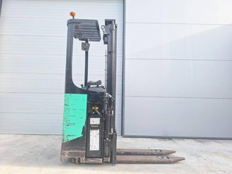 Stoccatori con pedana Caterpillar NSR16N
