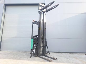 Stoccatori con pedana Caterpillar NSR16N