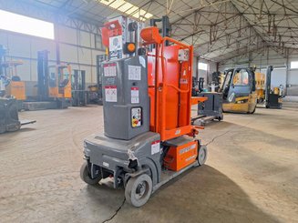 Navicella a gruppo di sollevamento verticale JLG TOUCAN DUO