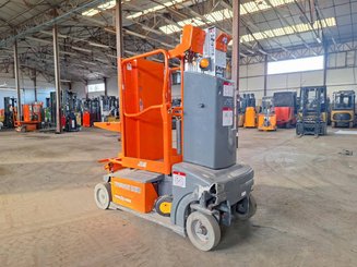 Navicella a gruppo di sollevamento verticale JLG TOUCAN DUO
