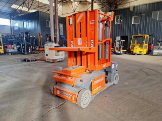 Navicella a gruppo di sollevamento verticale JLG TOUCAN DUO