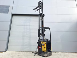 Stoccatori con pedana Caterpillar NSR20N