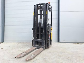 Stoccatori con pedana Caterpillar NSR20N