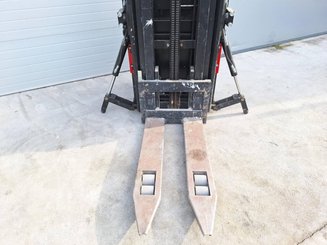 Stoccatori con pedana Caterpillar NSR20N
