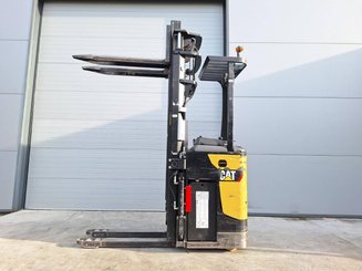 Stoccatori con pedana Caterpillar NSR20N