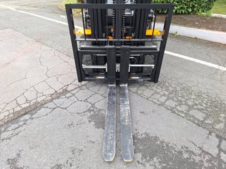 Carrello elevatore frontale a 4 ruote Hangcha XE30i (CPD30-XEY2-SI)